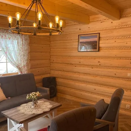 Dom wakacyjny Nad Potokiem W Górach *